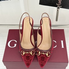 Gucci/古驰26WF新品压花蝴蝶结尖头高跟凉鞋复古压花邂逅柔美蝴蝶结尖头线条勾勒足尖风情细高跟拉长腿 Gucci/古驰26WF新品压花蝴蝶结尖头高跟凉鞋复古压花邂逅柔美蝴蝶结尖头线条勾勒足尖风情细高跟拉长腿