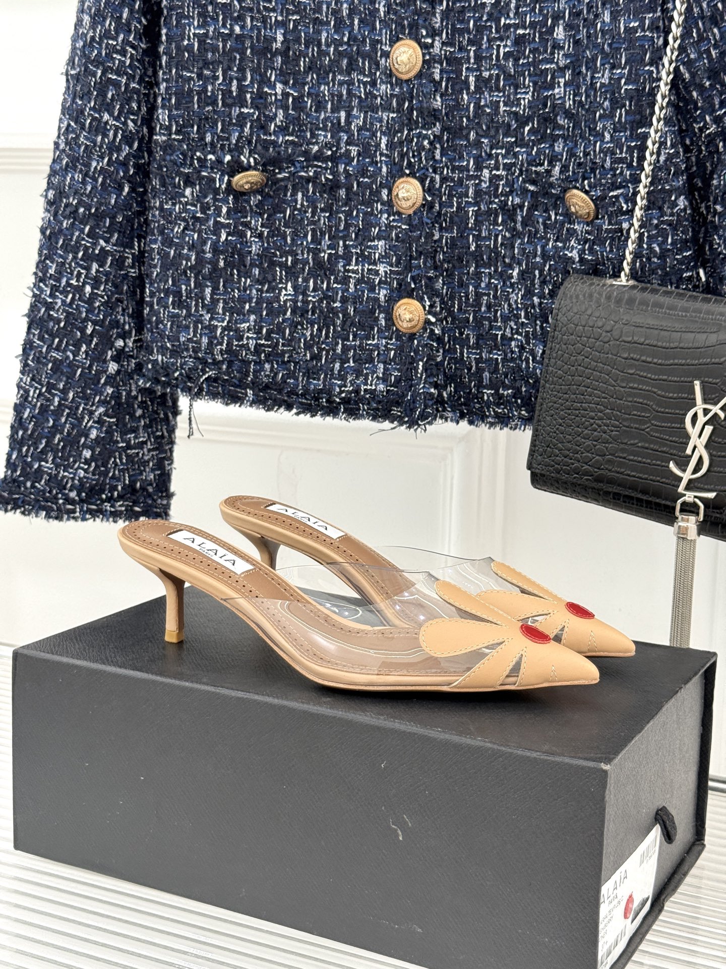 ALAÏA/阿莱亚26WF新品走秀胶片花卉系列尖头高跟凉鞋拖鞋朦胧胶片晕染花卉诗意尖头线条锋利又柔美高跟