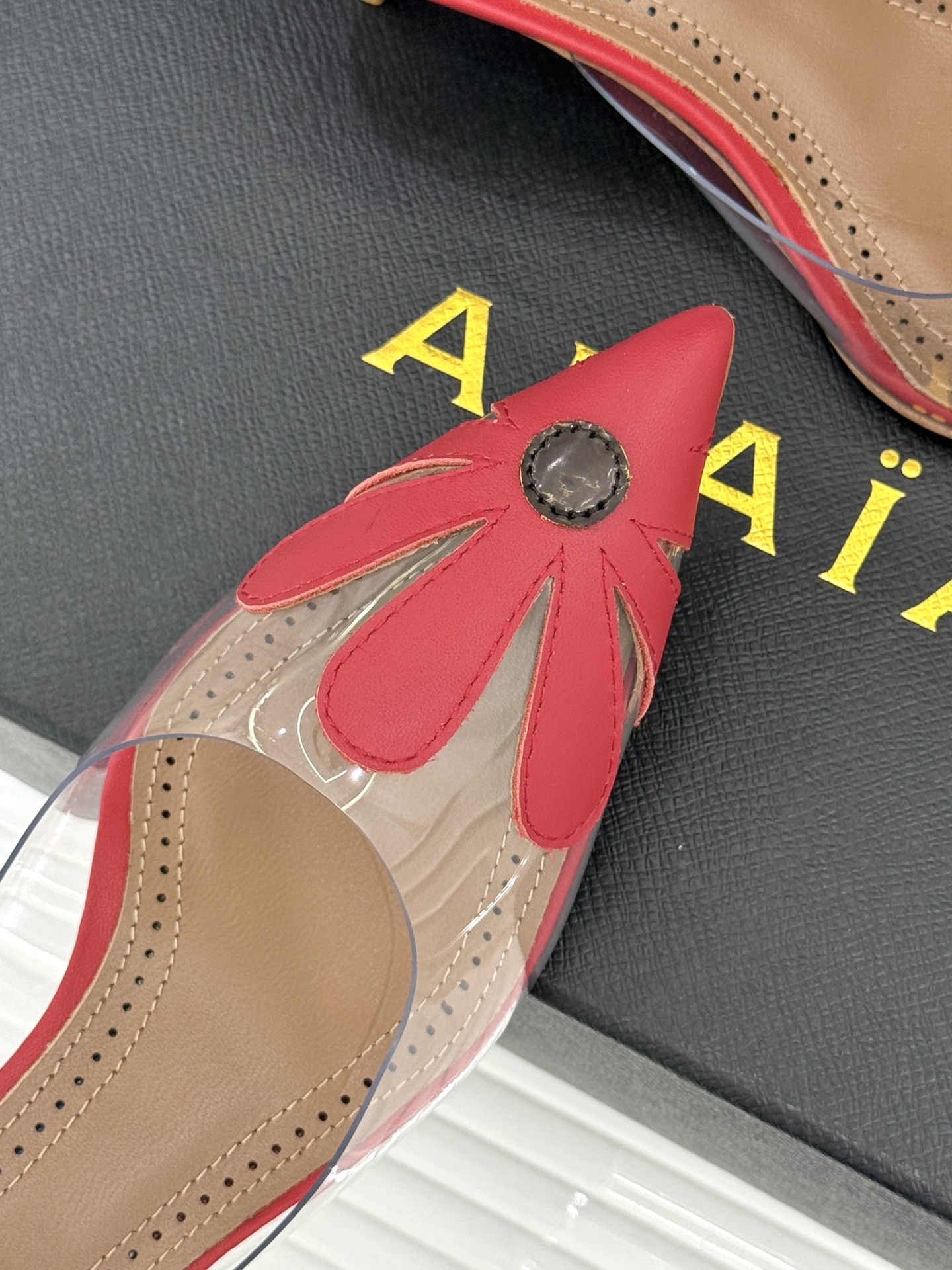 ALAÏA/阿莱亚26WF新品走秀胶片花卉系列尖头高跟凉鞋拖鞋朦胧胶片晕染花卉诗意尖头线条锋利又柔美高跟
