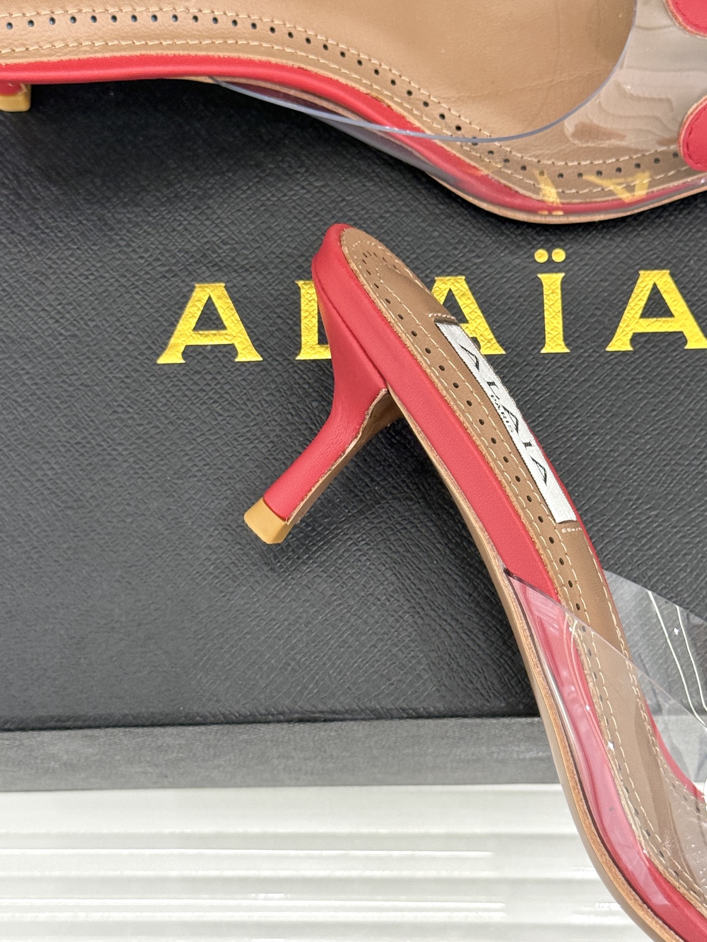 ALAÏA/阿莱亚26WF新品走秀胶片花卉系列尖头高跟凉鞋拖鞋朦胧胶片晕染花卉诗意尖头线条锋利又柔美高跟