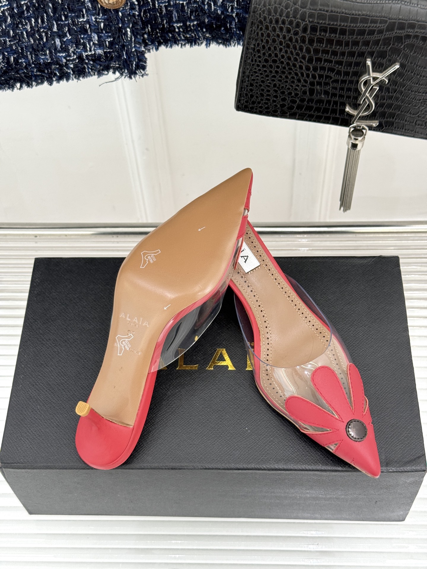 ALAÏA/阿莱亚26WF新品走秀胶片花卉系列尖头高跟凉鞋拖鞋朦胧胶片晕染花卉诗意尖头线条锋利又柔美高跟