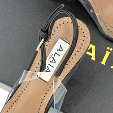 ALAÏA/阿莱亚26WF新品走秀胶片花卉系列尖头高跟凉鞋拖鞋朦胧胶片晕染花卉诗意尖头线条锋利又柔美高跟 ALAÏA/阿莱亚26WF新品走秀胶片花卉系列尖头高跟凉鞋拖鞋朦胧胶片晕染花卉诗意尖头线条锋利又柔美高跟