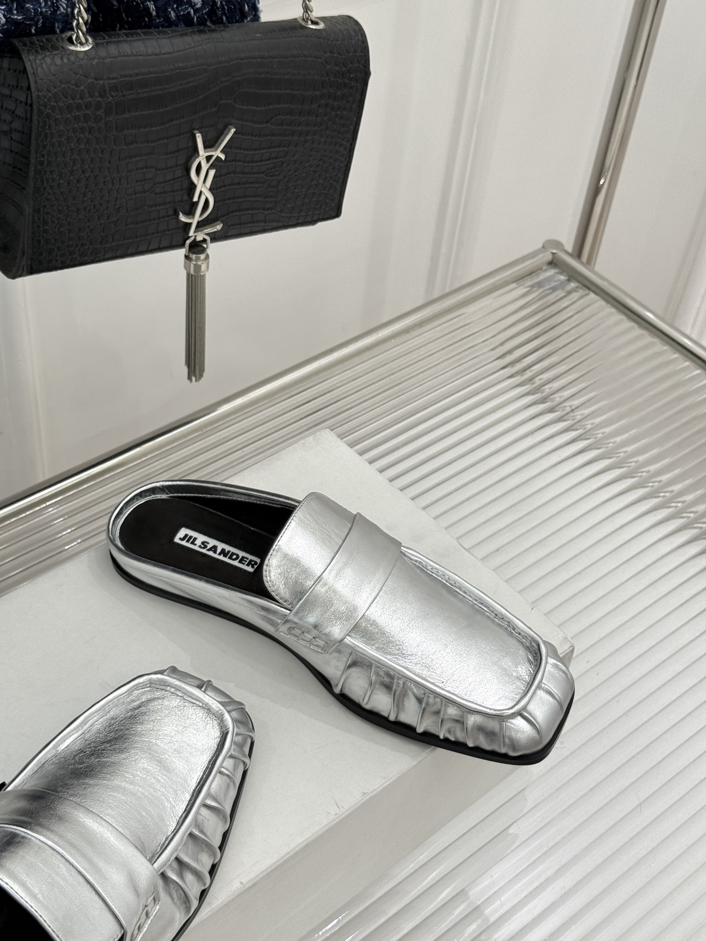 Jil Sander/吉尔桑达 26WF新品老钱风褶皱一脚蹬平底包头半拖老钱风的终极答案褶皱肌理藏着高级 Jil Sander/吉尔桑达 26WF新品老钱风褶皱一脚蹬平底包头半拖老钱风的终极答案褶皱肌理藏着高级