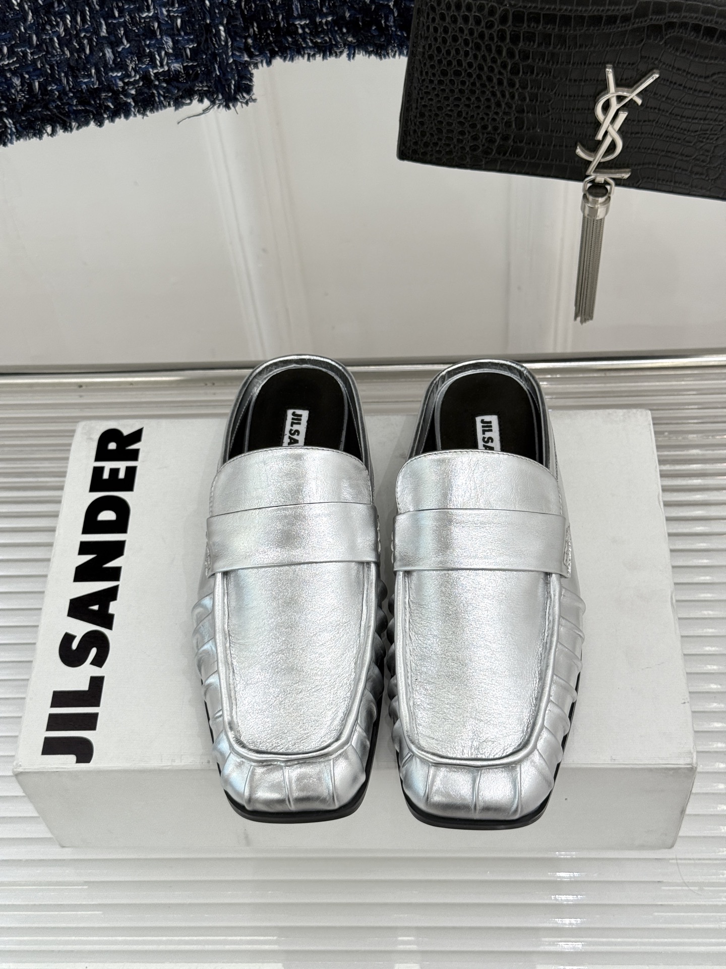 Jil Sander/吉尔桑达 26WF新品老钱风褶皱一脚蹬平底包头半拖老钱风的终极答案褶皱肌理藏着高级 Jil Sander/吉尔桑达 26WF新品老钱风褶皱一脚蹬平底包头半拖老钱风的终极答案褶皱肌理藏着高级