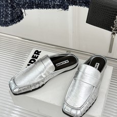 Jil Sander/吉尔桑达 26WF新品老钱风褶皱一脚蹬平底包头半拖老钱风的终极答案褶皱肌理藏着高级 Jil Sander/吉尔桑达 26WF新品老钱风褶皱一脚蹬平底包头半拖老钱风的终极答案褶皱肌理藏着高级