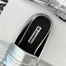 Jil Sander/吉尔桑达 26WF新品老钱风褶皱一脚蹬平底包头半拖老钱风的终极答案褶皱肌理藏着高级 Jil Sander/吉尔桑达 26WF新品老钱风褶皱一脚蹬平底包头半拖老钱风的终极答案褶皱肌理藏着高级