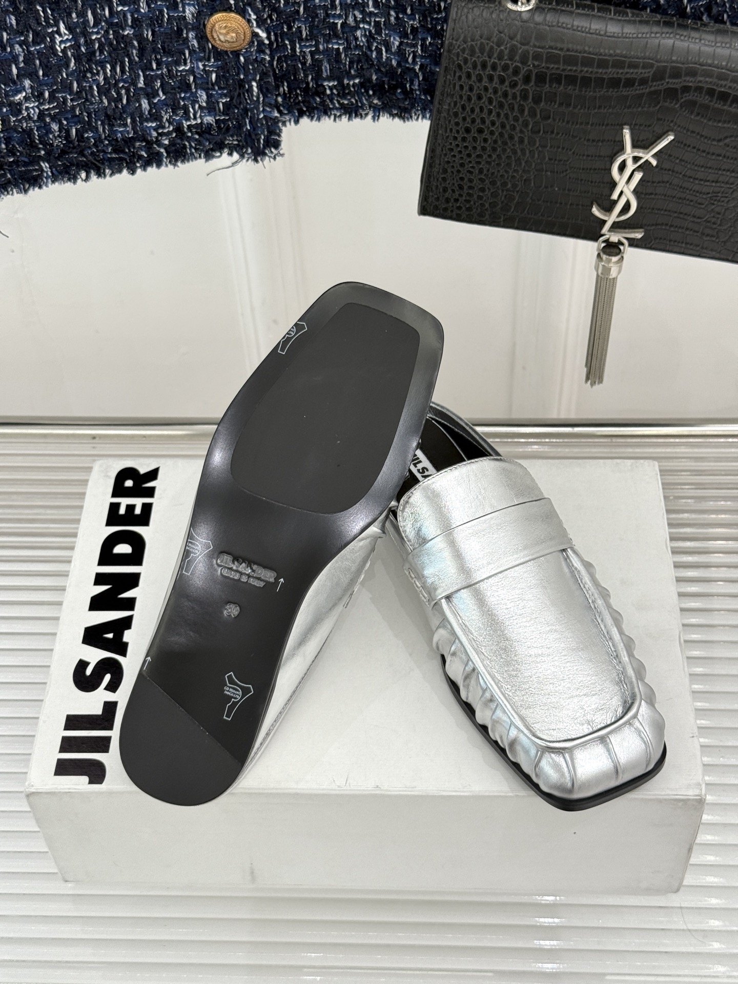 Jil Sander/吉尔桑达 26WF新品老钱风褶皱一脚蹬平底包头半拖老钱风的终极答案褶皱肌理藏着高级 Jil Sander/吉尔桑达 26WF新品老钱风褶皱一脚蹬平底包头半拖老钱风的终极答案褶皱肌理藏着高级