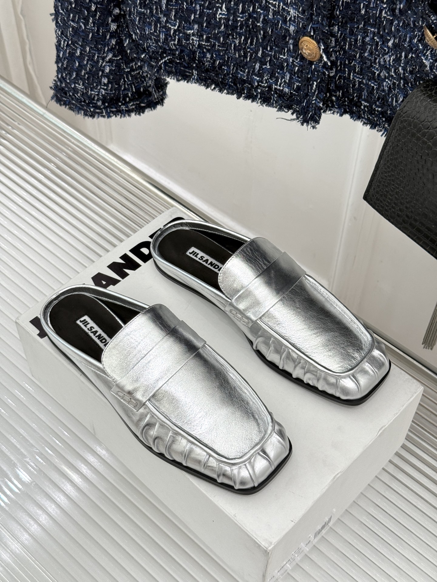 Jil Sander/吉尔桑达 26WF新品老钱风褶皱一脚蹬平底包头半拖老钱风的终极答案褶皱肌理藏着高级 Jil Sander/吉尔桑达 26WF新品老钱风褶皱一脚蹬平底包头半拖老钱风的终极答案褶皱肌理藏着高级