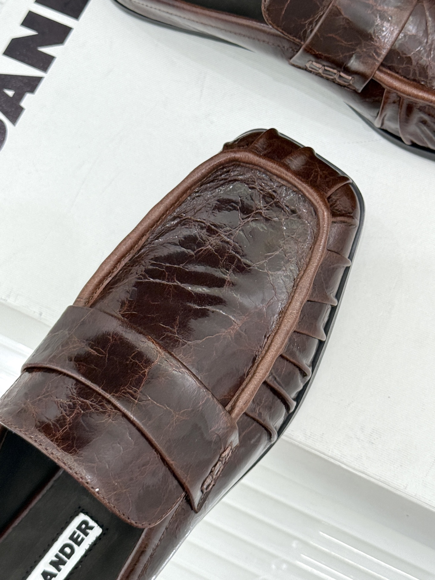 Jil Sander/吉尔桑达 26WF新品老钱风褶皱一脚蹬平底包头半拖老钱风的终极答案褶皱肌理藏着高级 Jil Sander/吉尔桑达 26WF新品老钱风褶皱一脚蹬平底包头半拖老钱风的终极答案褶皱肌理藏着高级