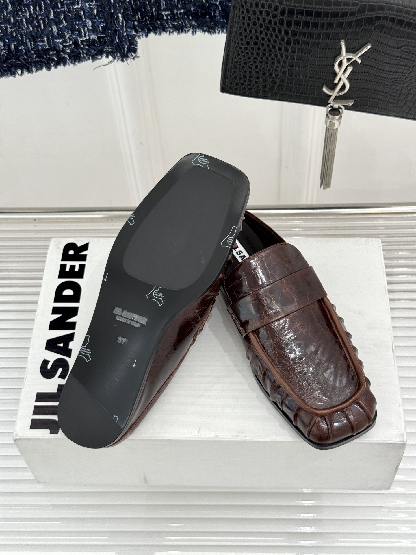 Jil Sander/吉尔桑达 26WF新品老钱风褶皱一脚蹬平底包头半拖老钱风的终极答案褶皱肌理藏着高级 Jil Sander/吉尔桑达 26WF新品老钱风褶皱一脚蹬平底包头半拖老钱风的终极答案褶皱肌理藏着高级