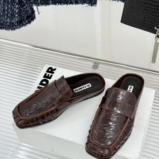 Jil Sander/吉尔桑达 26WF新品老钱风褶皱一脚蹬平底包头半拖老钱风的终极答案褶皱肌理藏着高级 Jil Sander/吉尔桑达 26WF新品老钱风褶皱一脚蹬平底包头半拖老钱风的终极答案褶皱肌理藏着高级
