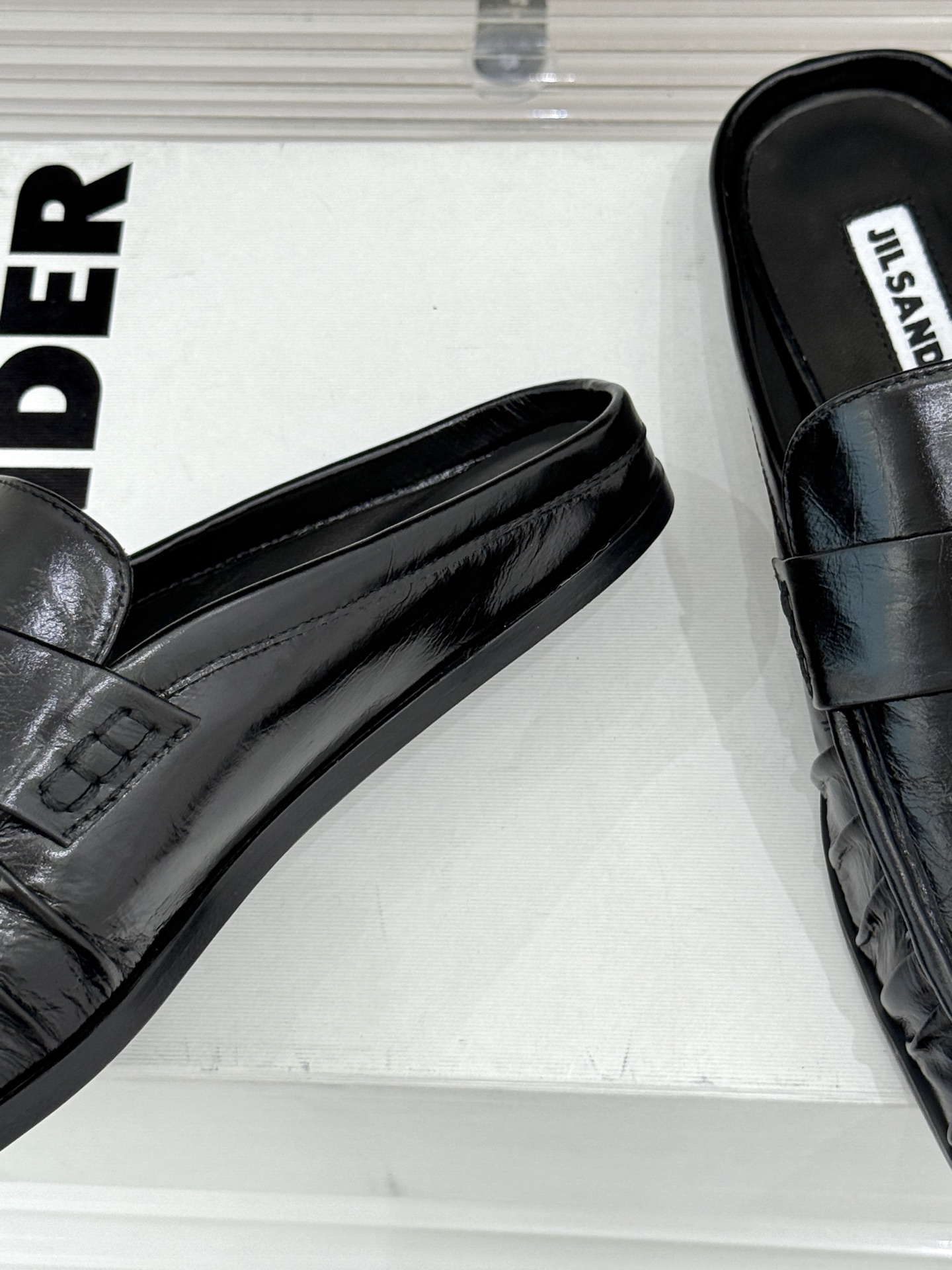 Jil Sander/吉尔桑达 26WF新品老钱风褶皱一脚蹬平底包头半拖老钱风的终极答案褶皱肌理藏着高级