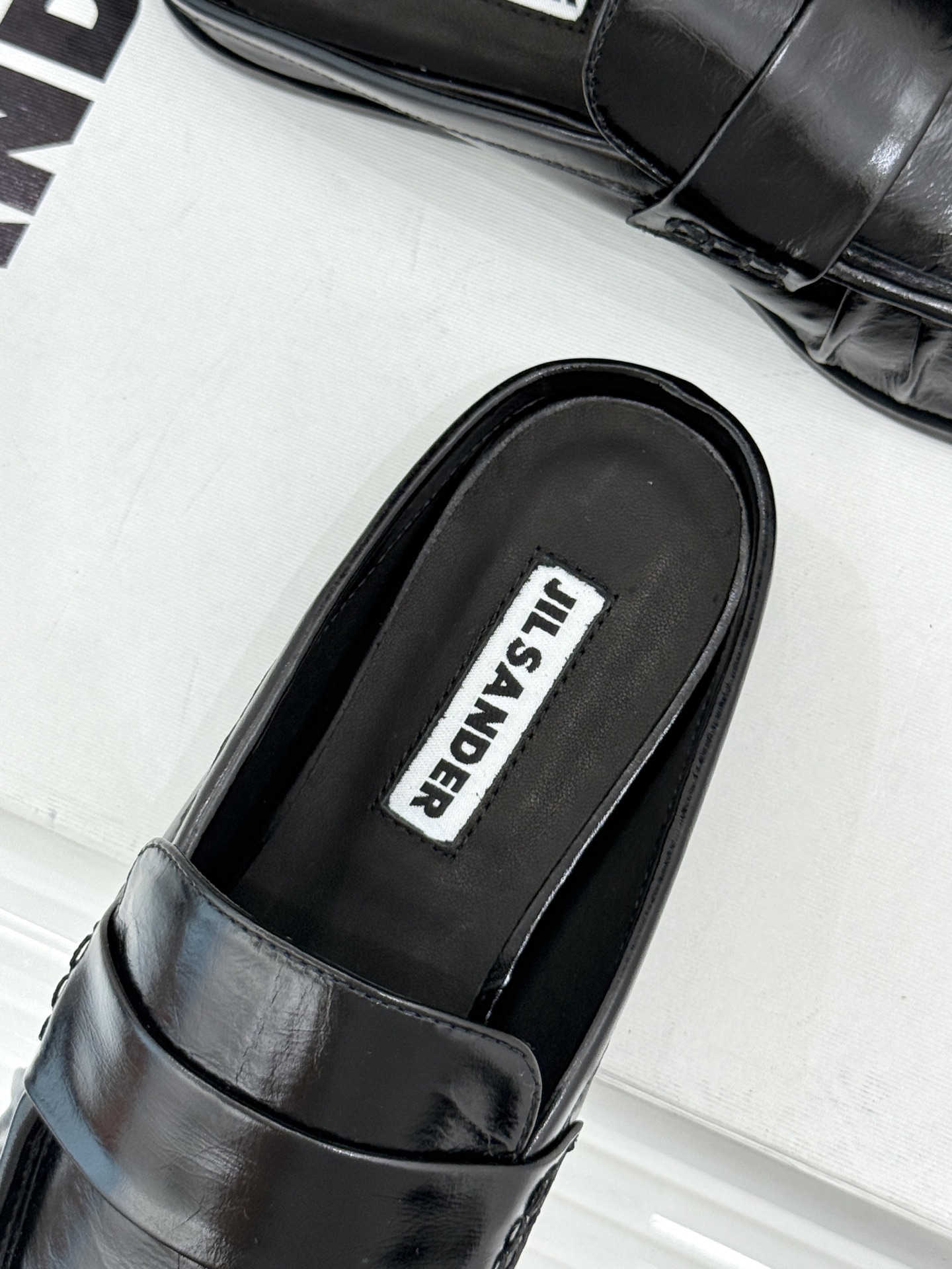Jil Sander/吉尔桑达 26WF新品老钱风褶皱一脚蹬平底包头半拖老钱风的终极答案褶皱肌理藏着高级