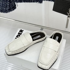 Jil Sander/吉尔桑达 26WF新品老钱风褶皱一脚蹬平底包头半拖老钱风的终极答案褶皱肌理藏着高级 Jil Sander/吉尔桑达 26WF新品老钱风褶皱一脚蹬平底包头半拖老钱风的终极答案褶皱肌理藏着高级