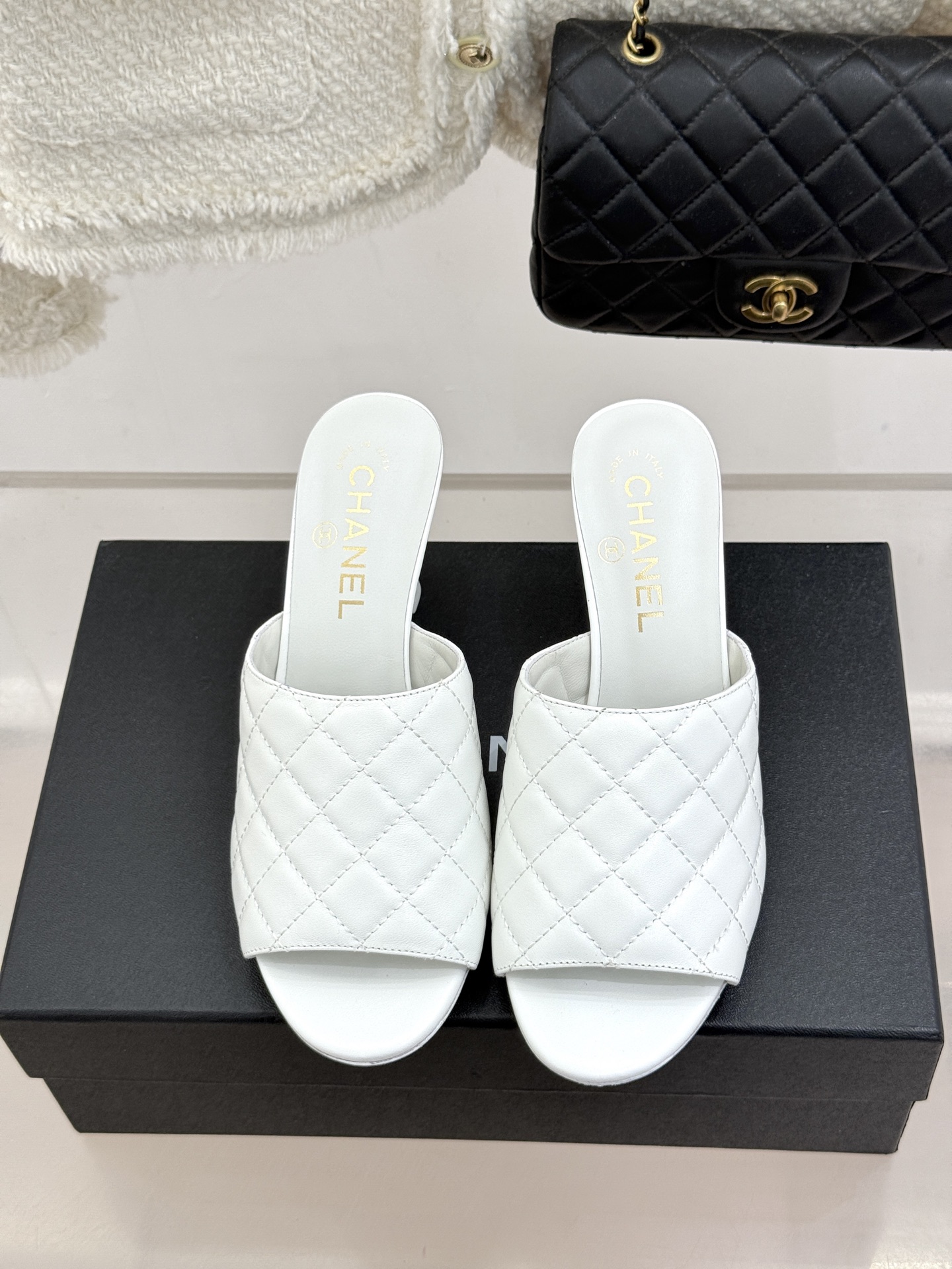 CHANE*|小香26A新品菱格鱼嘴高跟拖鞋26A早秋封神单品金属双C闪得挪不开眼经典菱格纹高级感拉满鞋 CHANE*|小香26A新品菱格鱼嘴高跟拖鞋26A早秋封神单品金属双C闪得挪不开眼经典菱格纹高级感拉满鞋