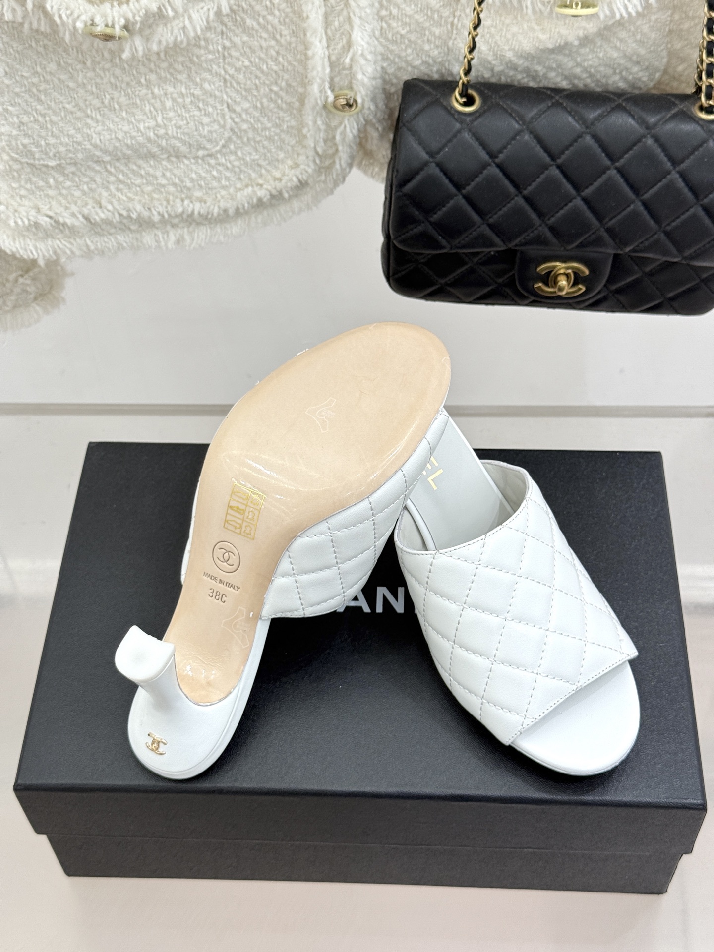 CHANE*|小香26A新品菱格鱼嘴高跟拖鞋26A早秋封神单品金属双C闪得挪不开眼经典菱格纹高级感拉满鞋 CHANE*|小香26A新品菱格鱼嘴高跟拖鞋26A早秋封神单品金属双C闪得挪不开眼经典菱格纹高级感拉满鞋