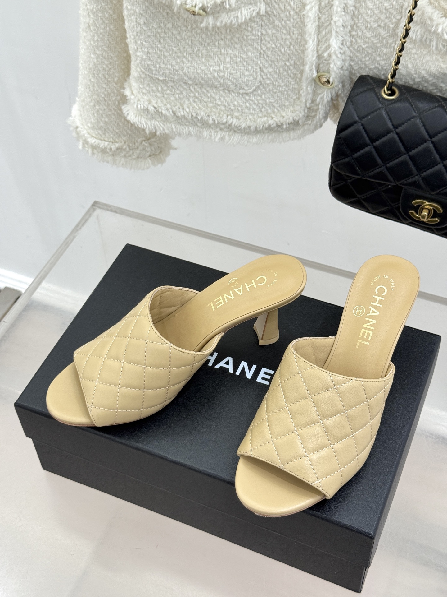 CHANE*|小香26A新品菱格鱼嘴高跟拖鞋26A早秋封神单品金属双C闪得挪不开眼经典菱格纹高级感拉满鞋 CHANE*|小香26A新品菱格鱼嘴高跟拖鞋26A早秋封神单品金属双C闪得挪不开眼经典菱格纹高级感拉满鞋