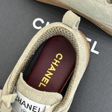 CHANE*|小香26A经典菱格休闲运动鞋板鞋把奢雅揉进日常穿搭柔软皮革菱格质感绝佳鞋舌双C微标藏巧思透 CHANE*|小香26A经典菱格休闲运动鞋板鞋把奢雅揉进日常穿搭柔软皮革菱格质感绝佳鞋舌双C微标藏巧思透