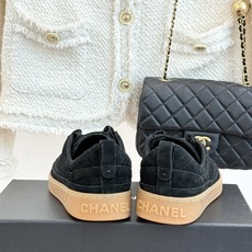 CHANE*|小香26A经典菱格休闲运动鞋板鞋把奢雅揉进日常穿搭柔软皮革菱格质感绝佳鞋舌双C微标藏巧思透 CHANE*|小香26A经典菱格休闲运动鞋板鞋把奢雅揉进日常穿搭柔软皮革菱格质感绝佳鞋舌双C微标藏巧思透
