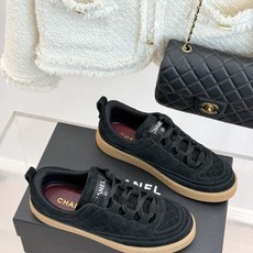 CHANE*|小香26A经典菱格休闲运动鞋板鞋把奢雅揉进日常穿搭柔软皮革菱格质感绝佳鞋舌双C微标藏巧思透 CHANE*|小香26A经典菱格休闲运动鞋板鞋把奢雅揉进日常穿搭柔软皮革菱格质感绝佳鞋舌双C微标藏巧思透
