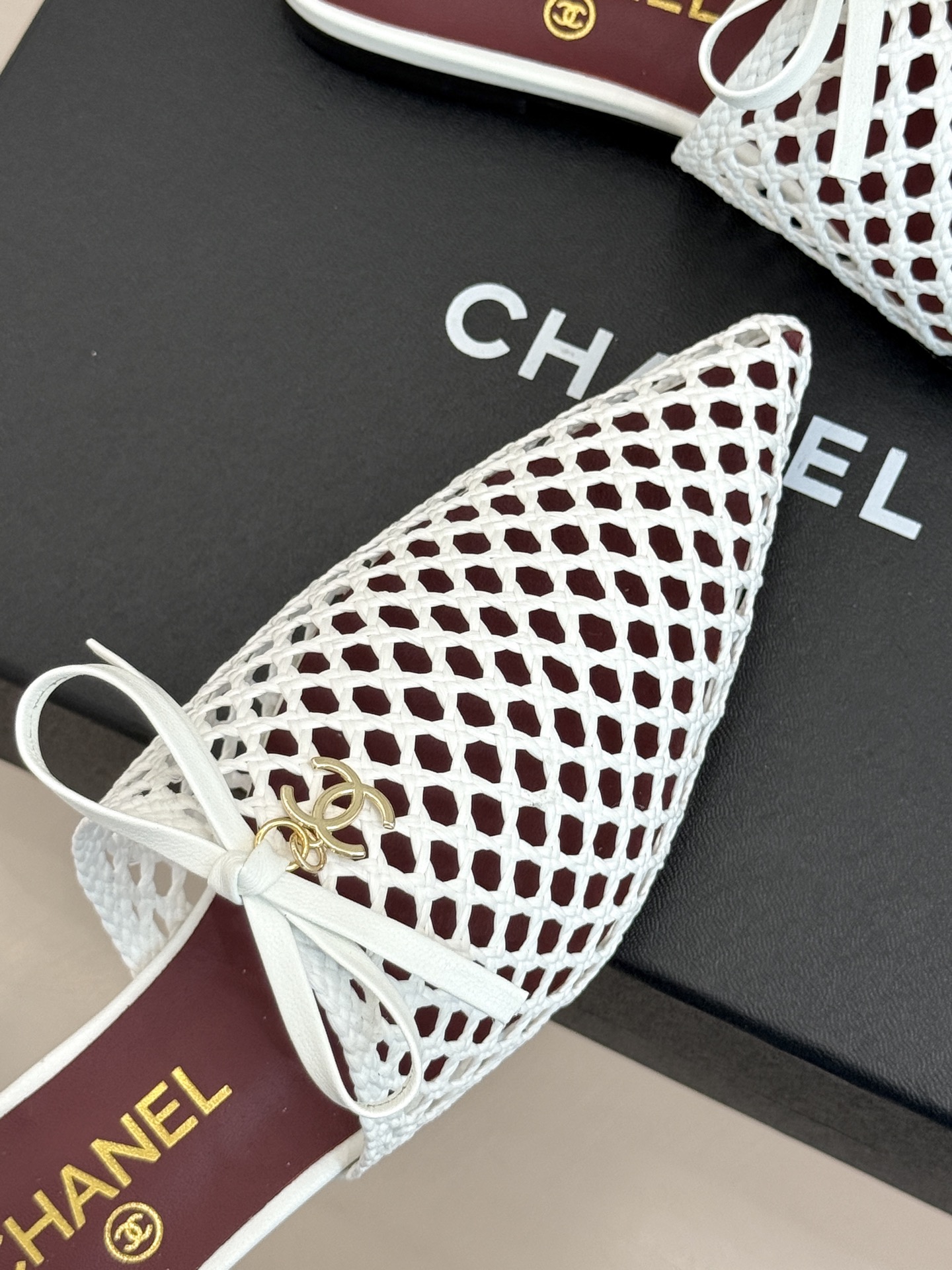 CHANE*｜小香26A双C蝴蝶结编织镂空尖头穆勒半拖法式优雅藏在每处细节手工编织纹理精致独特立体蝴蝶结