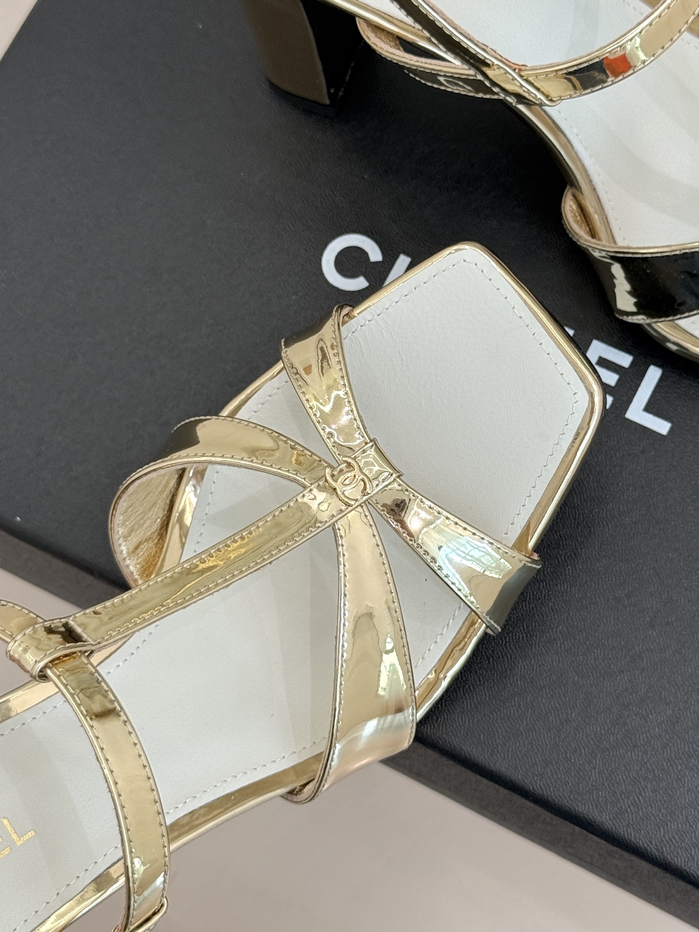 CHANE*|小香26A双C细带方头细跟高跟凉鞋Chanel 26A 工坊新作双C细带方头高跟凉鞋把法式 CHANE*|小香26A双C细带方头细跟高跟凉鞋Chanel 26A 工坊新作双C细带方头高跟凉鞋把法式