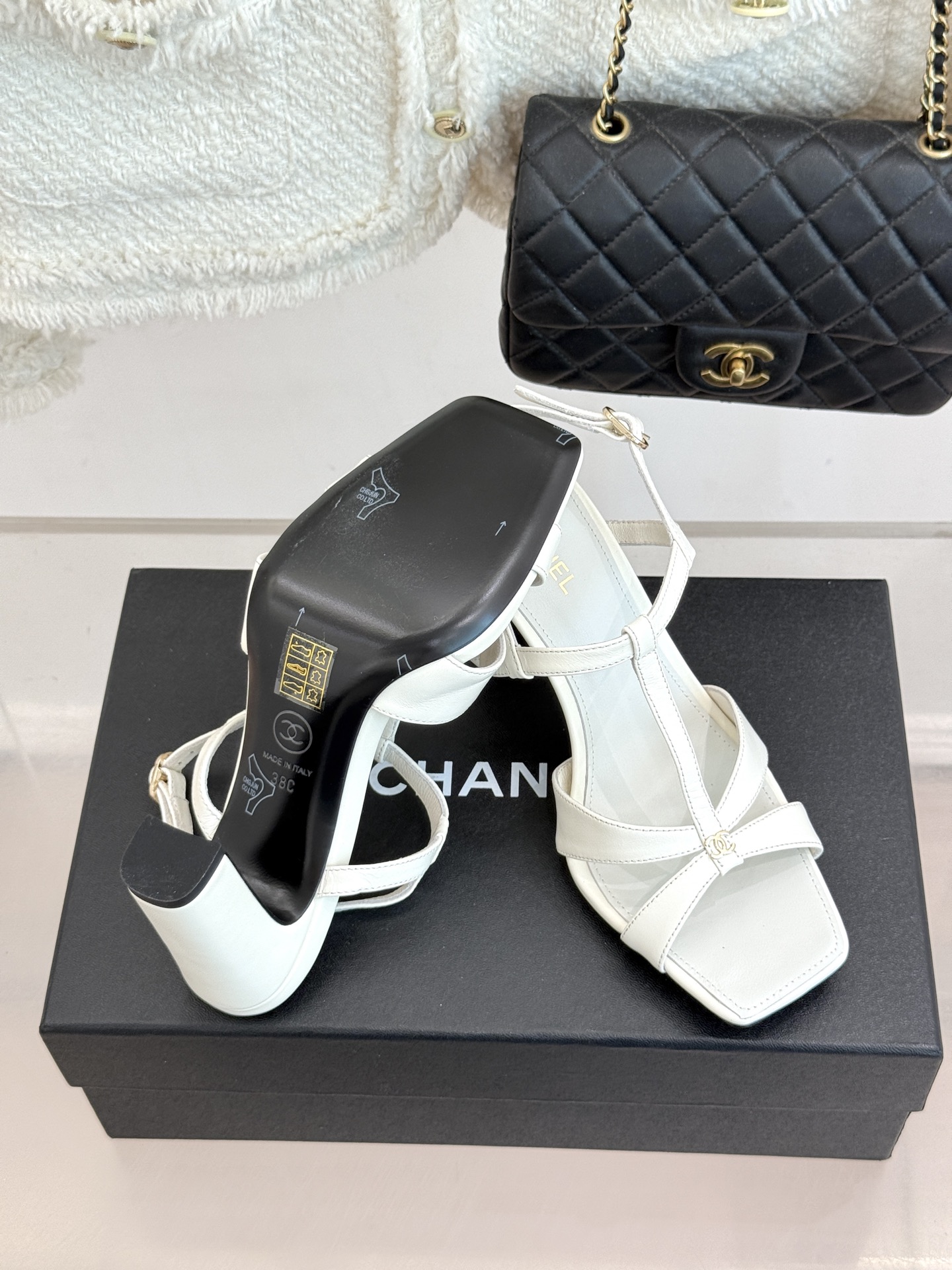 CHANE*｜小香26A双C细带方头细跟高跟凉鞋Chanel 26A 工坊新作双C细带方头高跟凉鞋把法式