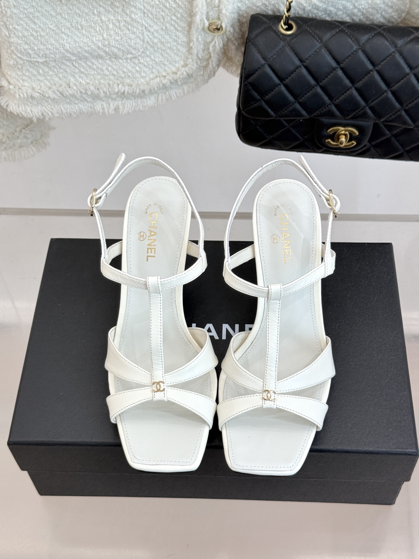 CHANE*｜小香26A双C细带方头细跟高跟凉鞋Chanel 26A 工坊新作双C细带方头高跟凉鞋把法式