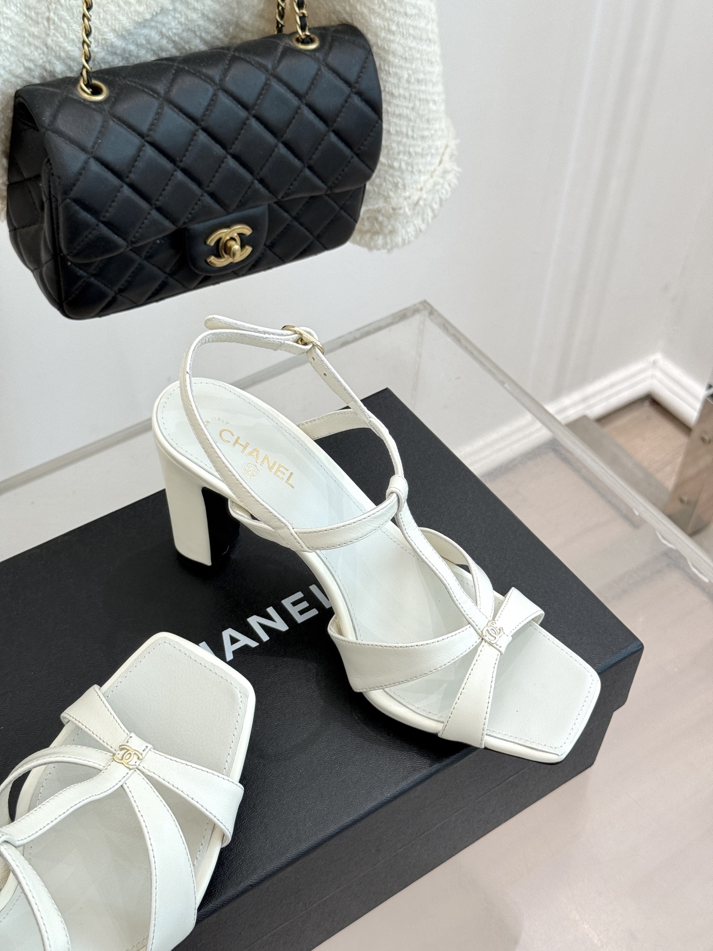 CHANE*｜小香26A双C细带方头细跟高跟凉鞋Chanel 26A 工坊新作双C细带方头高跟凉鞋把法式