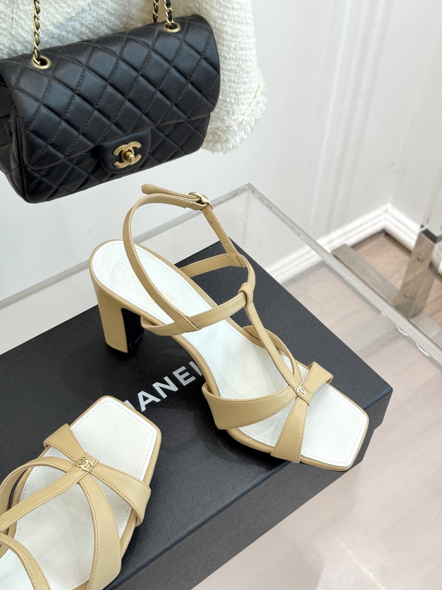 CHANE*|小香26A双C细带方头细跟高跟凉鞋Chanel 26A 工坊新作双C细带方头高跟凉鞋把法式 CHANE*|小香26A双C细带方头细跟高跟凉鞋Chanel 26A 工坊新作双C细带方头高跟凉鞋把法式