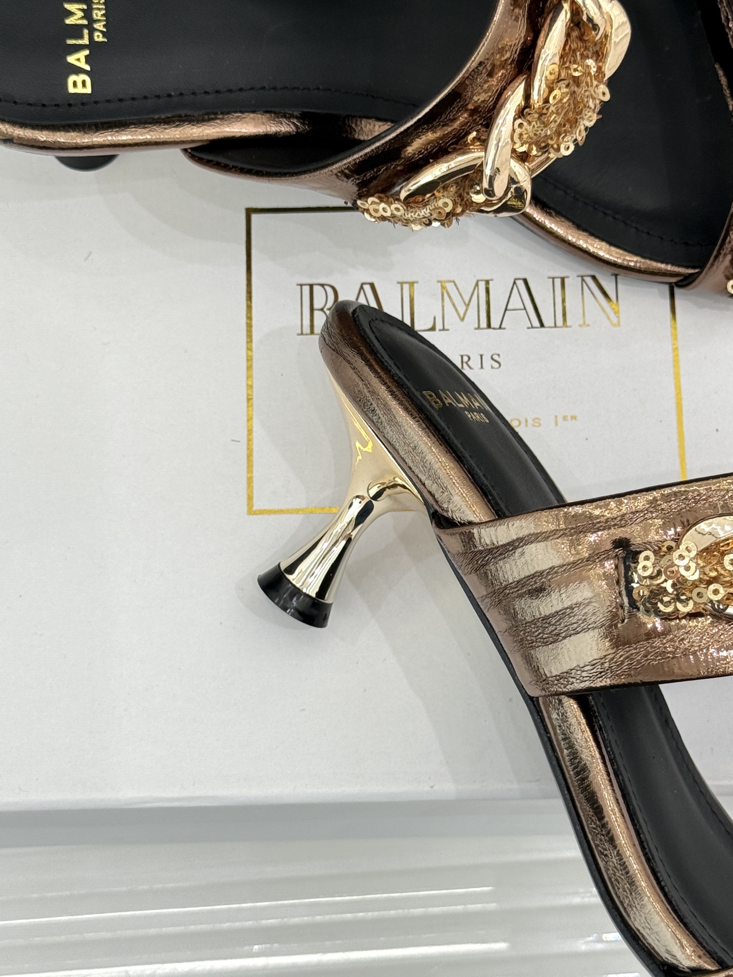Balmain｜巴尔曼经典金属链条一字带猫跟拖鞋金属链条一字带设计把法式贵气焊在脚上意大利头层小牛皮亮面