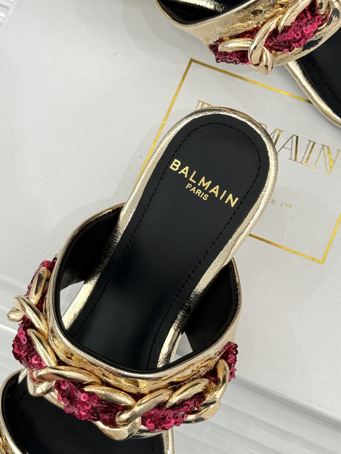 Balmain｜巴尔曼经典金属链条一字带猫跟拖鞋金属链条一字带设计把法式贵气焊在脚上意大利头层小牛皮亮面
