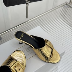 Balmain|巴尔曼经典金属扣一字带猫跟拖鞋PB金属扣一字带设计把法式贵气焊在脚上意大利手工精制小牛皮 Balmain|巴尔曼经典金属扣一字带猫跟拖鞋PB金属扣一字带设计把法式贵气焊在脚上意大利手工精制小牛皮