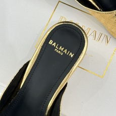Balmain|巴尔曼经典金属扣一字带猫跟拖鞋PB金属扣一字带设计把法式贵气焊在脚上意大利手工精制小牛皮 Balmain|巴尔曼经典金属扣一字带猫跟拖鞋PB金属扣一字带设计把法式贵气焊在脚上意大利手工精制小牛皮
