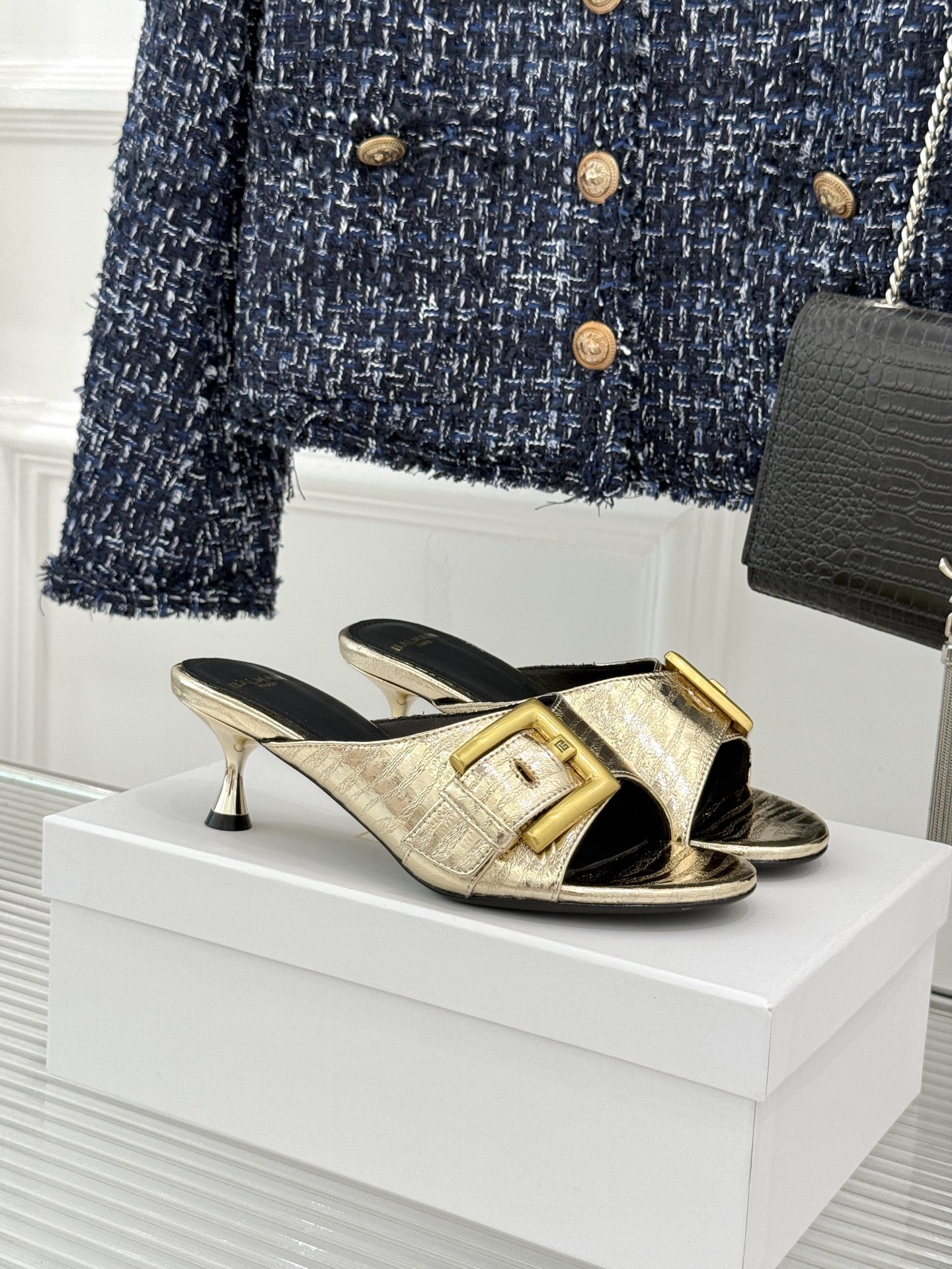 Balmain｜巴尔曼经典金属扣一字带猫跟拖鞋PB金属扣一字带设计把法式贵气焊在脚上意大利手工精制小牛皮