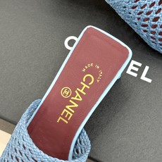 CHANE* |小香双C编织拼色方头粗跟高跟拖鞋夏日封神的懒人精致 手工编织肌理藏着匠心双C金属扣低调闪 CHANE* |小香双C编织拼色方头粗跟高跟拖鞋夏日封神的懒人精致 手工编织肌理藏着匠心双C金属扣低调闪