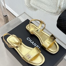 CHANE*|小香26A新品金属双C一字带平底凉鞋CHANE*|小香26A早春神款谁懂啊这双真的美到失语 CHANE*|小香26A新品金属双C一字带平底凉鞋CHANE*|小香26A早春神款谁懂啊这双真的美到失语