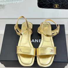 CHANE*|小香26A新品金属双C一字带平底凉鞋CHANE*|小香26A早春神款谁懂啊这双真的美到失语 CHANE*|小香26A新品金属双C一字带平底凉鞋CHANE*|小香26A早春神款谁懂啊这双真的美到失语