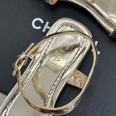 CHANE*|小香26A新品金属双C一字带平底凉鞋CHANE*|小香26A早春神款谁懂啊这双真的美到失语 CHANE*|小香26A新品金属双C一字带平底凉鞋CHANE*|小香26A早春神款谁懂啊这双真的美到失语