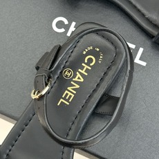CHANE*|小香26A新品金属双C一字带平底凉鞋CHANE*|小香26A早春神款谁懂啊这双真的美到失语 CHANE*|小香26A新品金属双C一字带平底凉鞋CHANE*|小香26A早春神款谁懂啊这双真的美到失语