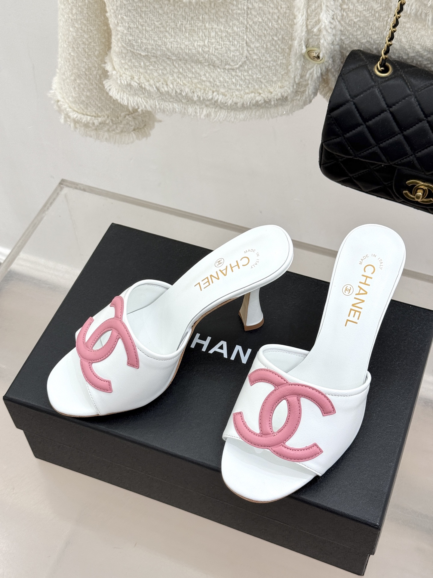 CHANE* ｜小香26S新品大双C镂空高跟拖鞋通透肌理自带轻奢气韵经典双C镌刻品牌底蕴镂空剪裁勾勒灵动