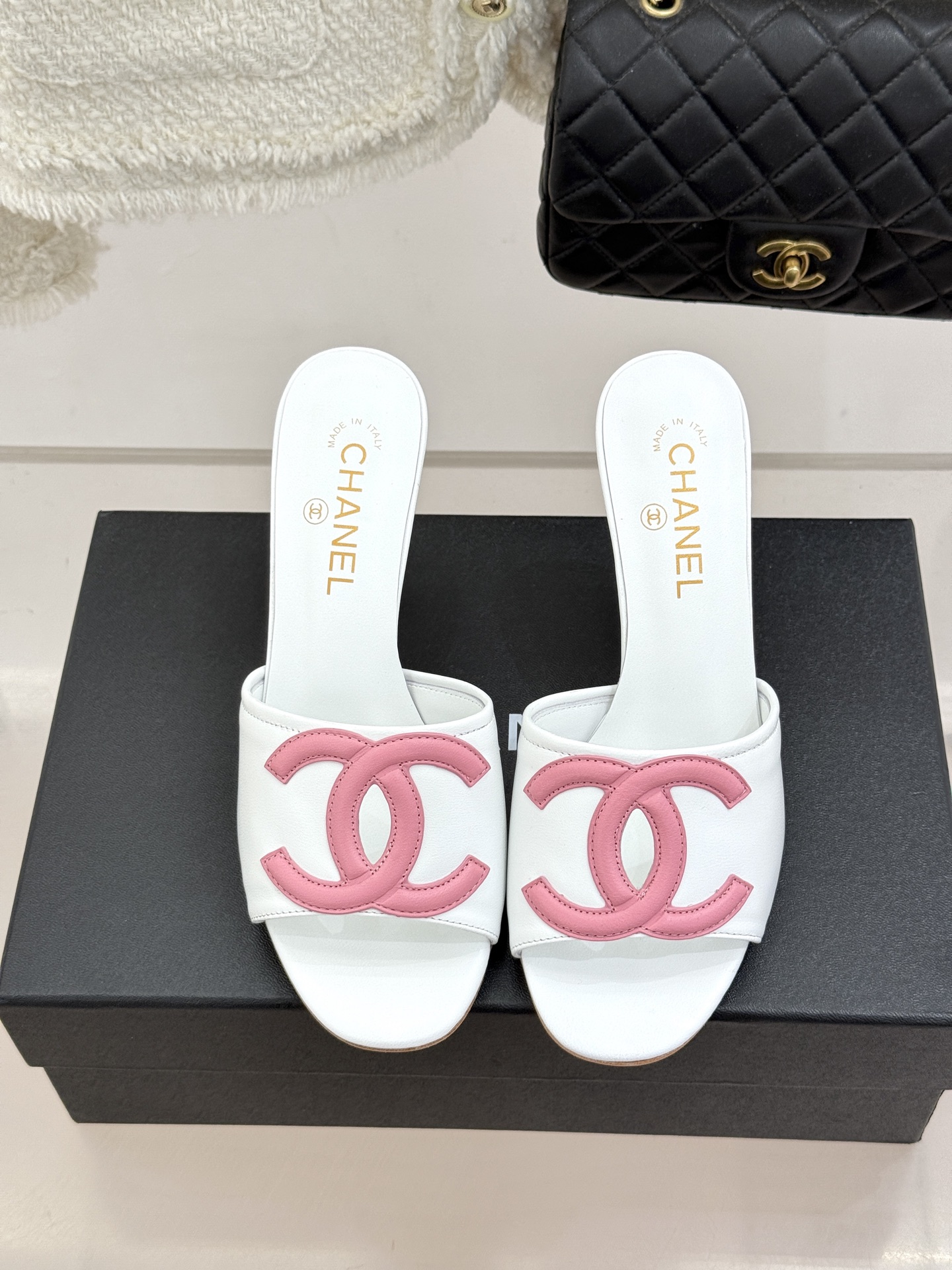 CHANE* ｜小香26S新品大双C镂空高跟拖鞋通透肌理自带轻奢气韵经典双C镌刻品牌底蕴镂空剪裁勾勒灵动