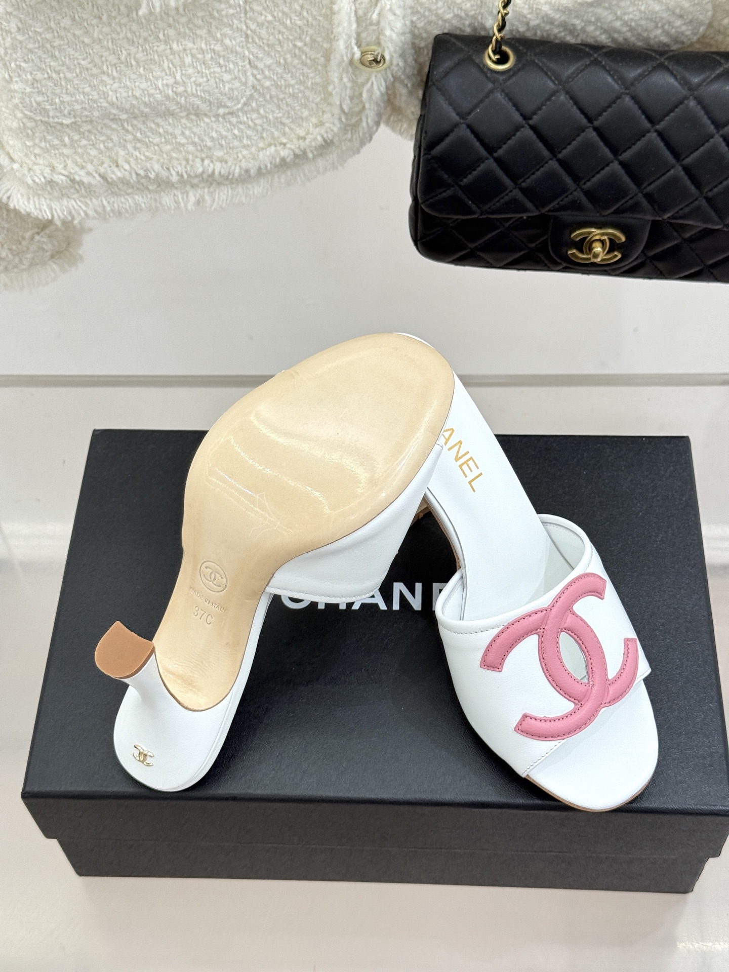 CHANE* ｜小香26S新品大双C镂空高跟拖鞋通透肌理自带轻奢气韵经典双C镌刻品牌底蕴镂空剪裁勾勒灵动