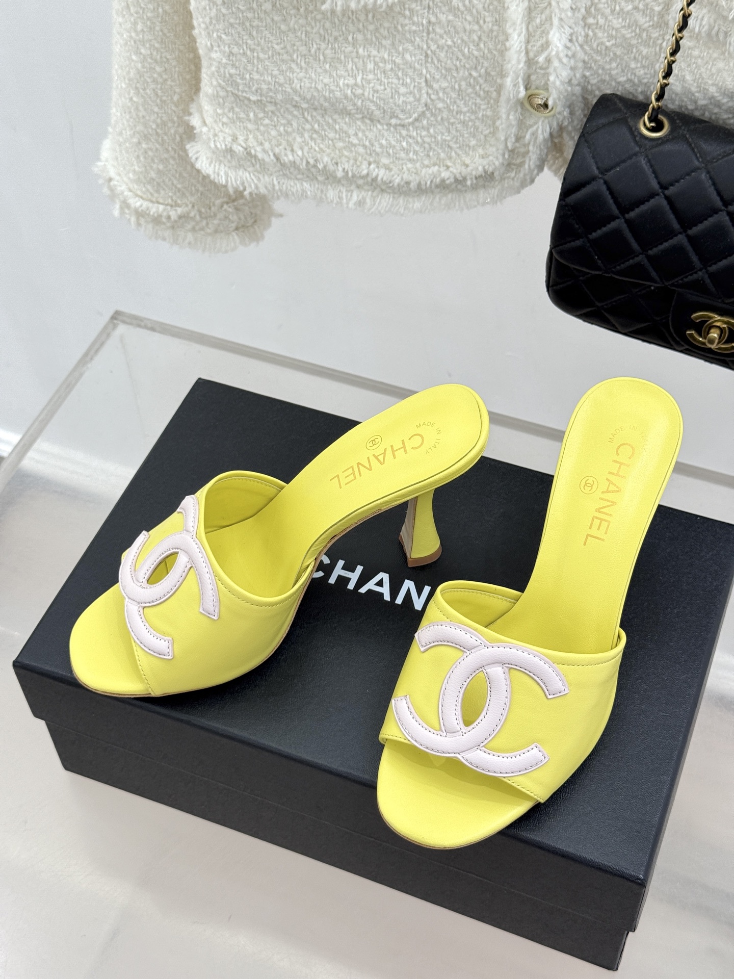 CHANE* |小香26S新品大双C镂空高跟拖鞋通透肌理自带轻奢气韵经典双C镌刻品牌底蕴镂空剪裁勾勒灵动 CHANE* |小香26S新品大双C镂空高跟拖鞋通透肌理自带轻奢气韵经典双C镌刻品牌底蕴镂空剪裁勾勒灵动