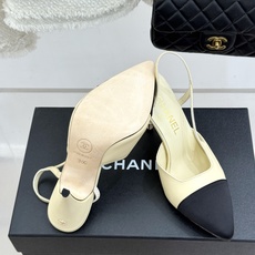 CHANE* |小香26P拼色尖头高跟凉鞋 将经典优雅与现代美学完美融合。极简利落尖头修饰脚型纤细高跟拉 CHANE* |小香26P拼色尖头高跟凉鞋 将经典优雅与现代美学完美融合。极简利落尖头修饰脚型纤细高跟拉