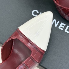 CHANE* |小香26P拼色尖头高跟凉鞋 将经典优雅与现代美学完美融合。极简利落尖头修饰脚型纤细高跟拉 CHANE* |小香26P拼色尖头高跟凉鞋 将经典优雅与现代美学完美融合。极简利落尖头修饰脚型纤细高跟拉