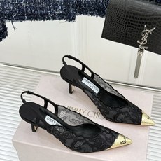Jimmy Choo/吉米周26WF新品蕾丝金属头高跟凉鞋承袭品牌30年英伦奢雅基因这款凉鞋解锁现代女性 Jimmy Choo/吉米周26WF新品蕾丝金属头高跟凉鞋承袭品牌30年英伦奢雅基因这款凉鞋解锁现代女性
