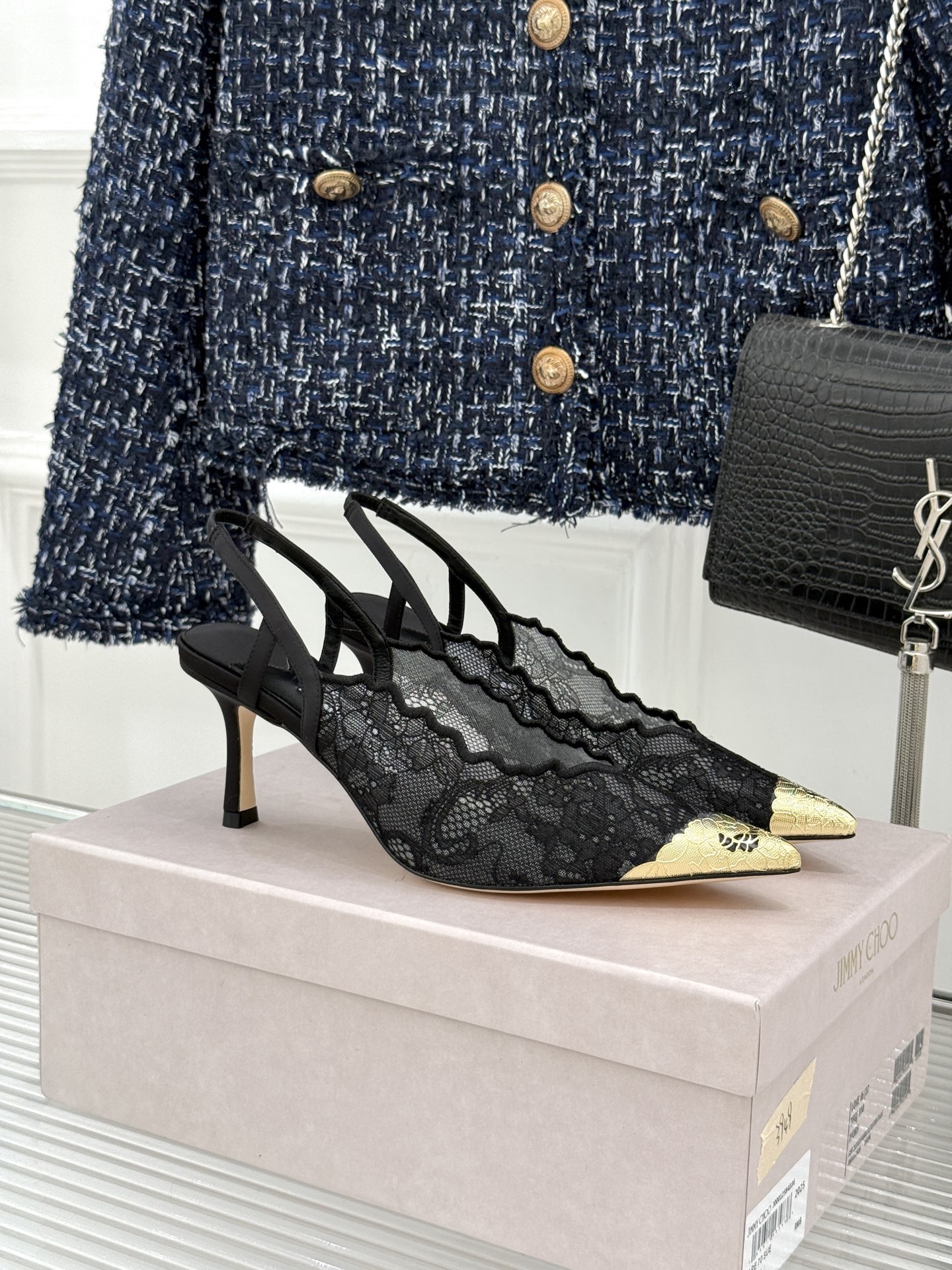 Jimmy Choo/吉米周26WF新品蕾丝金属头高跟凉鞋承袭品牌30年英伦奢雅基因这款凉鞋解锁现代女性