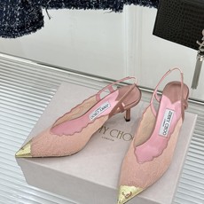 Jimmy Choo/吉米周26WF新品蕾丝金属头高跟凉鞋承袭品牌30年英伦奢雅基因这款凉鞋解锁现代女性 Jimmy Choo/吉米周26WF新品蕾丝金属头高跟凉鞋承袭品牌30年英伦奢雅基因这款凉鞋解锁现代女性