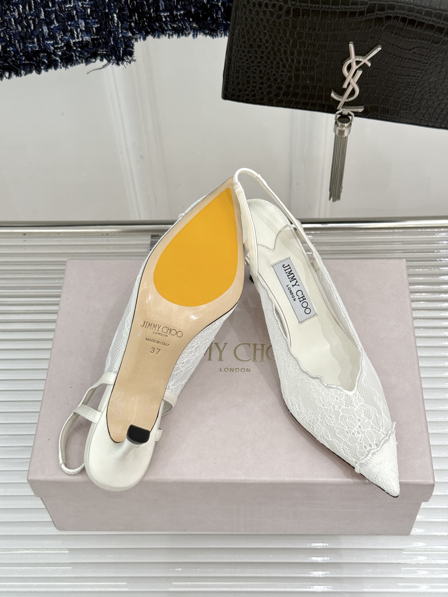 Jimmy Choo/吉米周26WF新品蕾丝金属头高跟凉鞋承袭品牌30年英伦奢雅基因这款凉鞋解锁现代女性